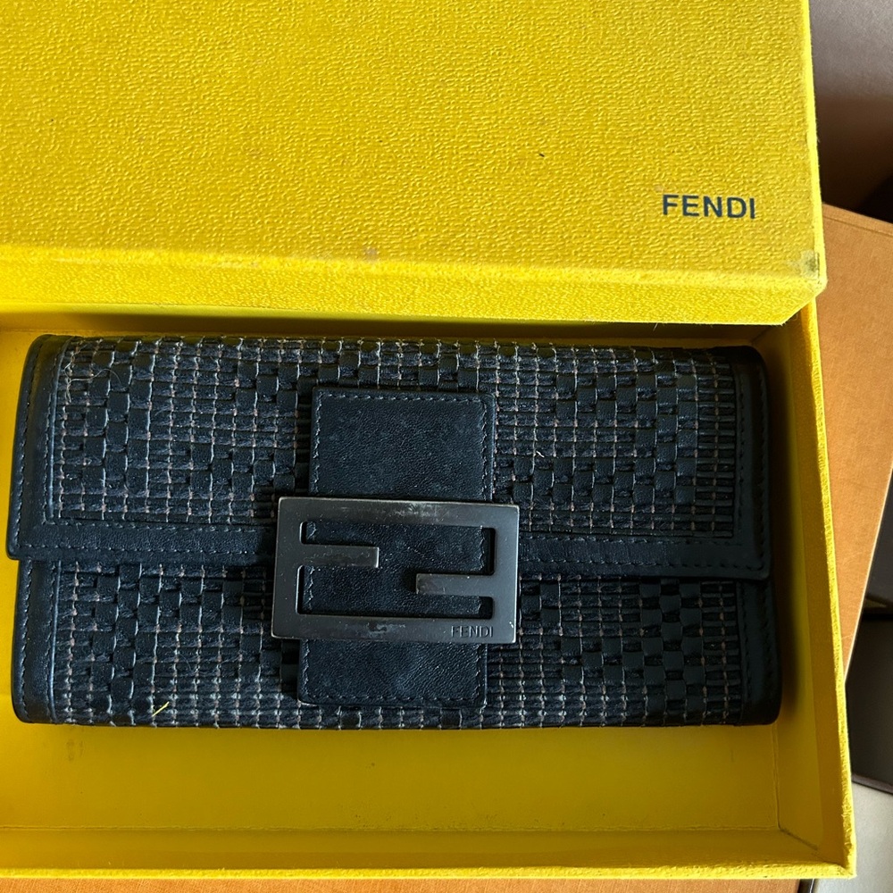 FENDI Medium Wallet
